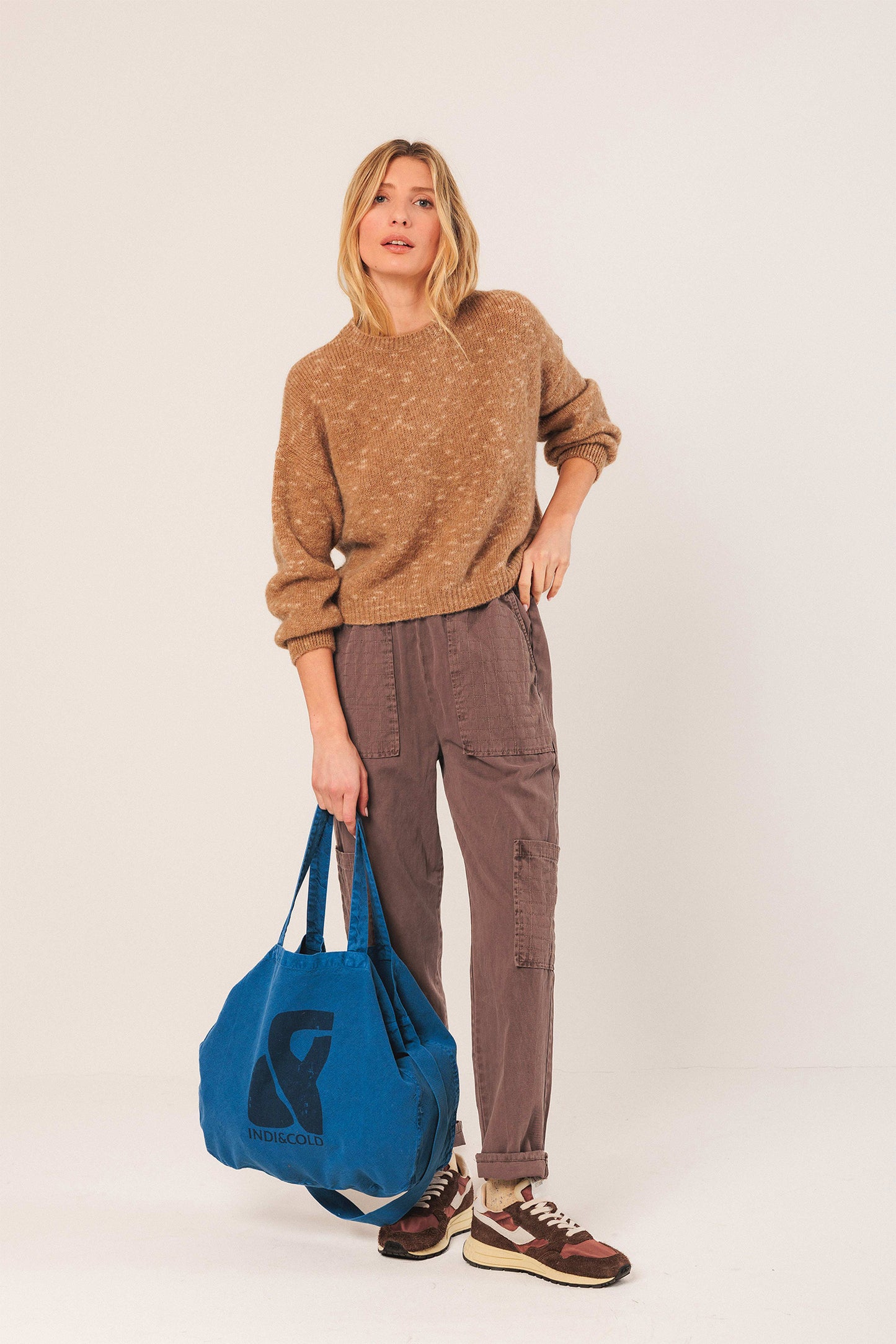 PANTS WITH CHECK STITCHING