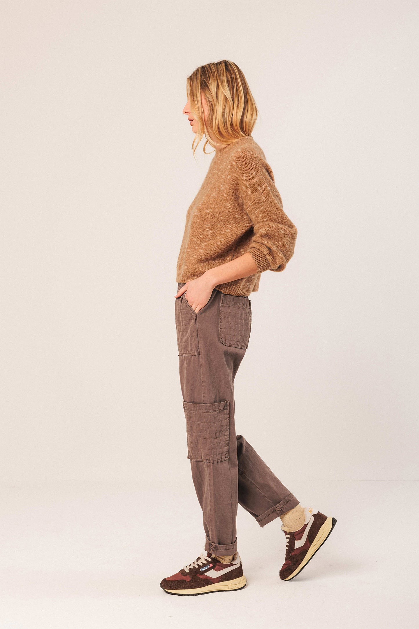 PANTS WITH CHECK STITCHING