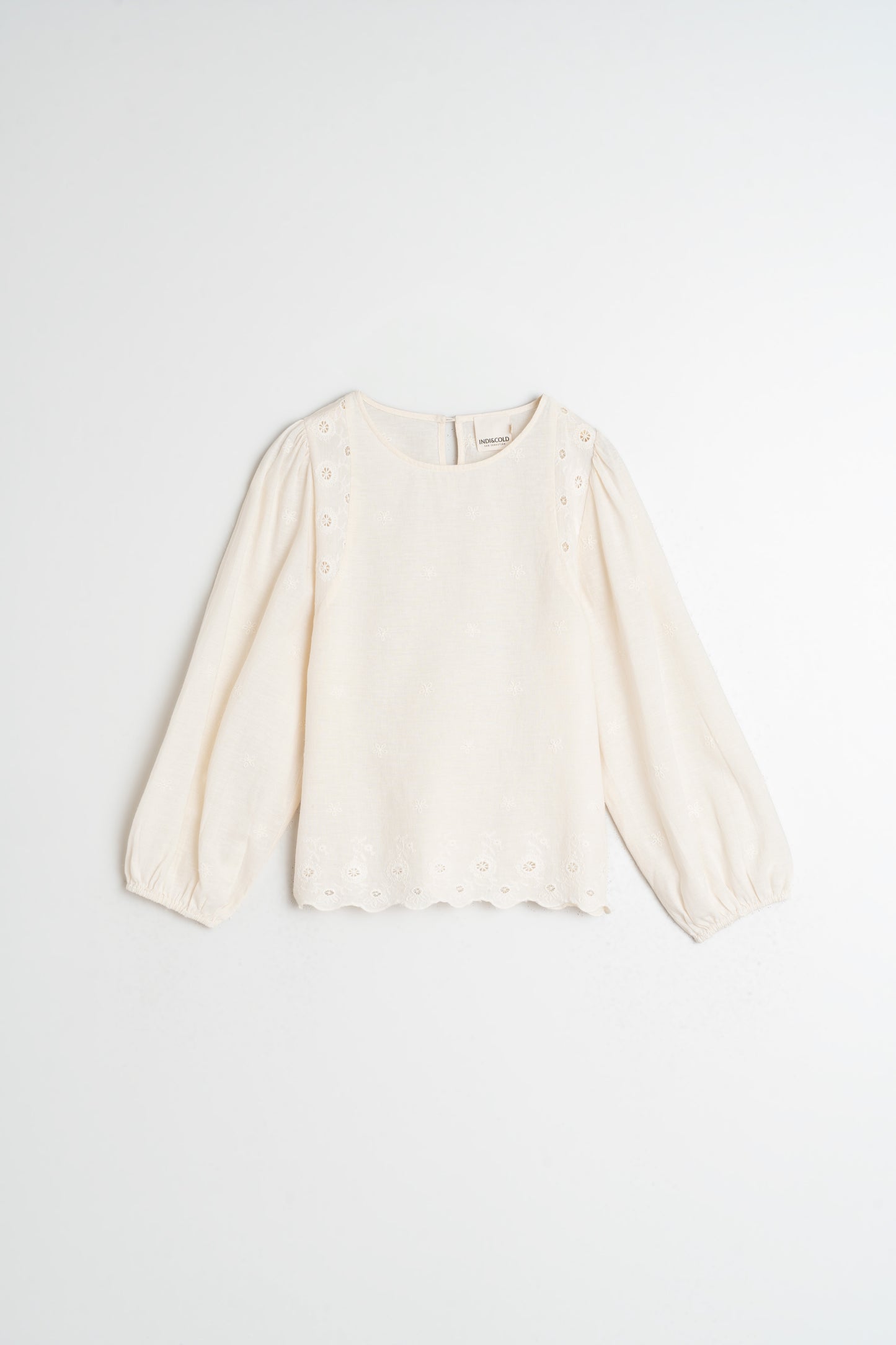 ROMANTIC EMBROIDERED BLOUSE