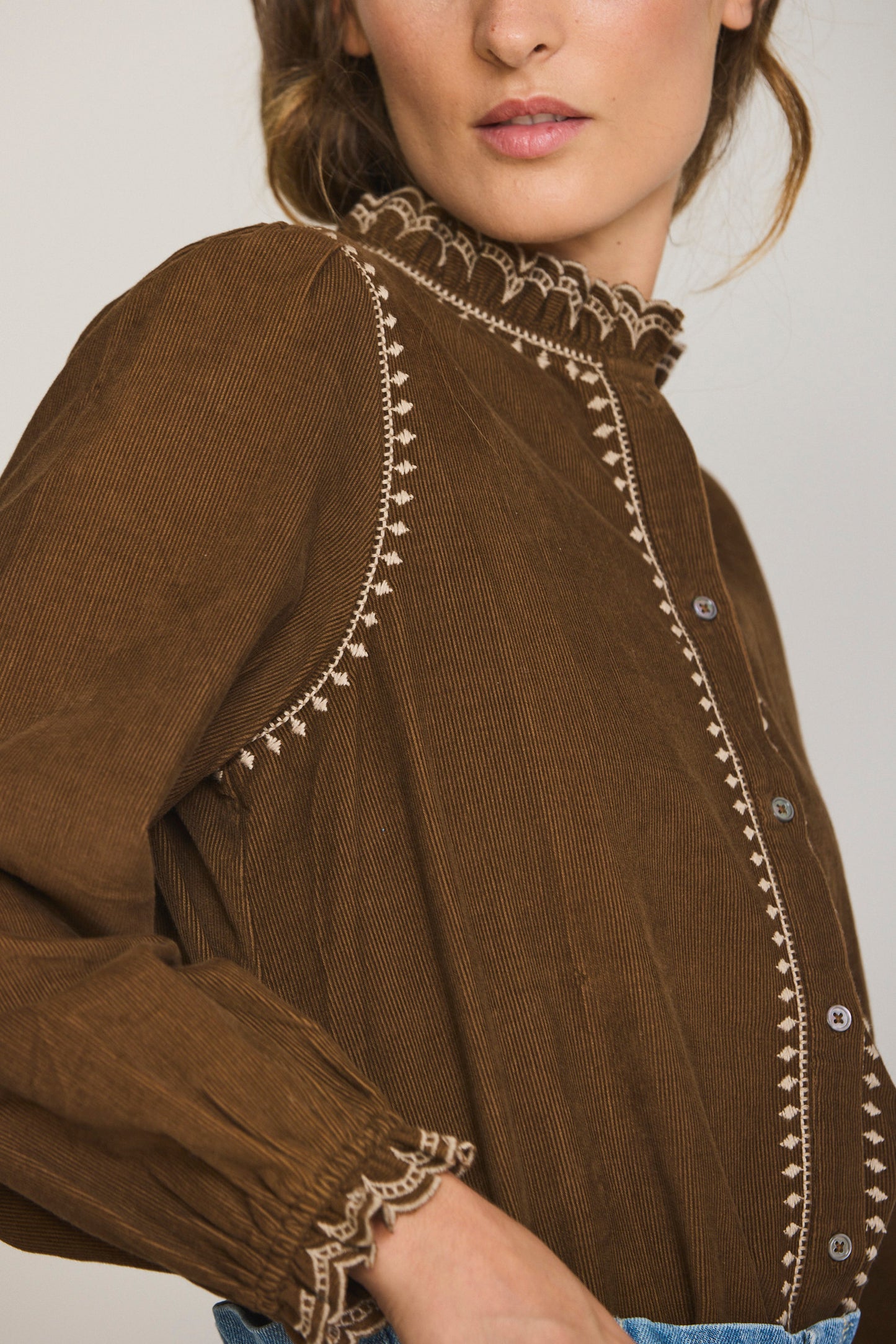 RUFFLED COLLAR BLOUSE