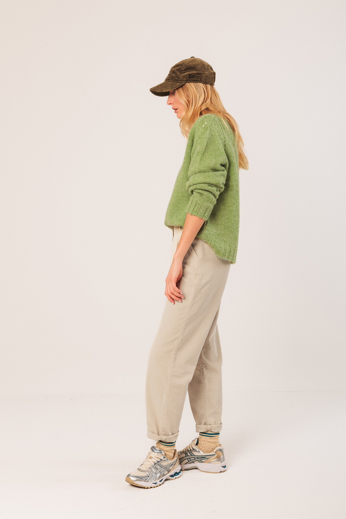 CORDUROY CARROT PANTS