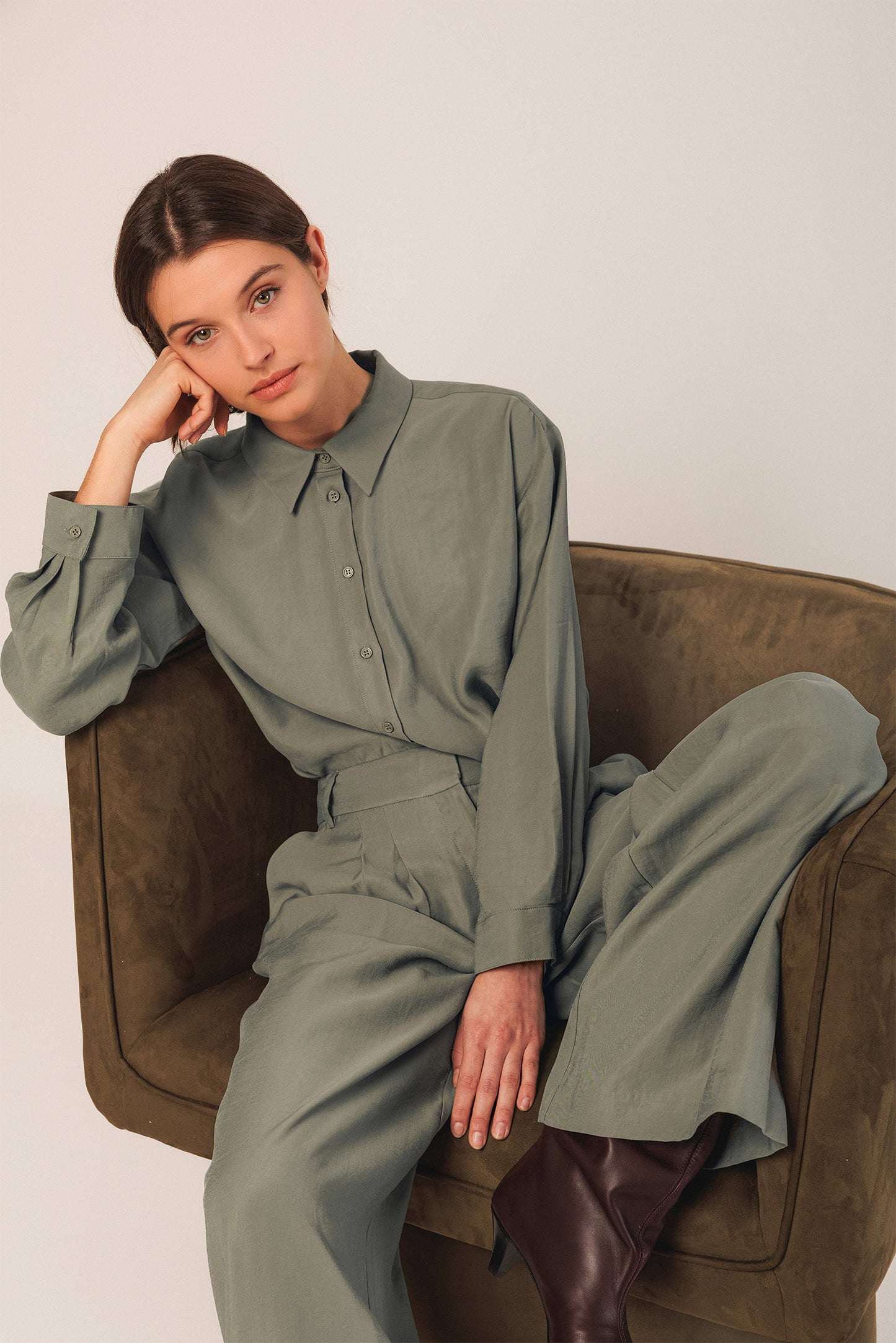 CLASSIC MODAL SHIRT