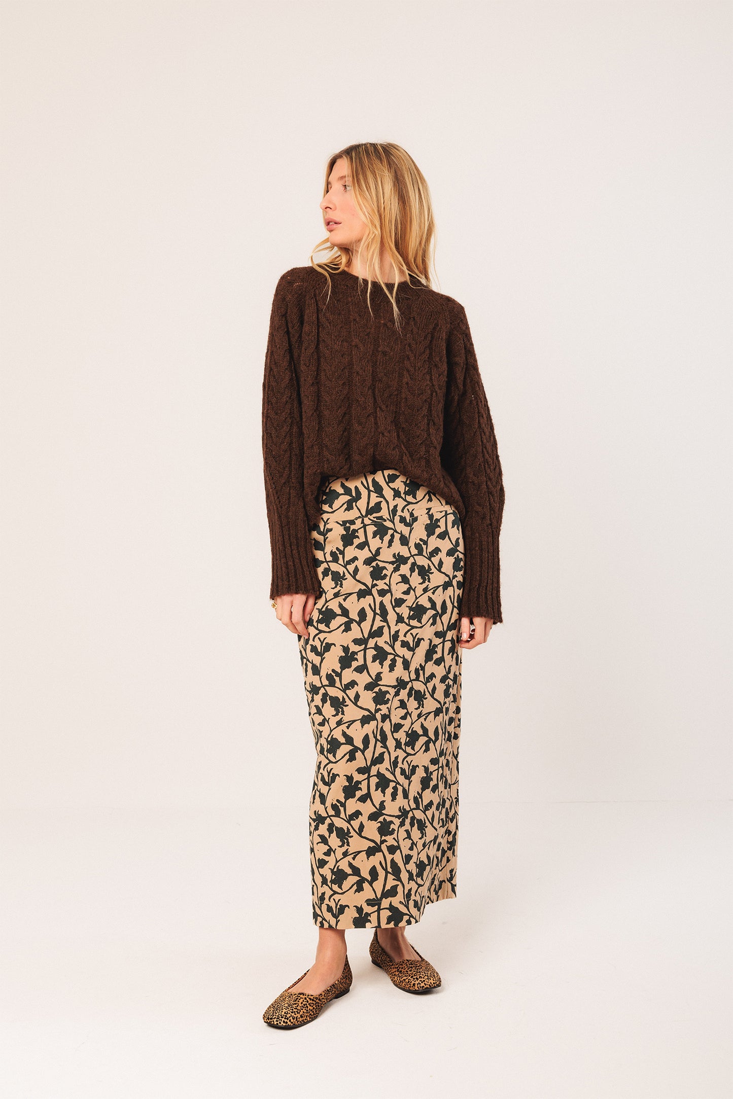 CABLE-KNIT CROP SWEATER