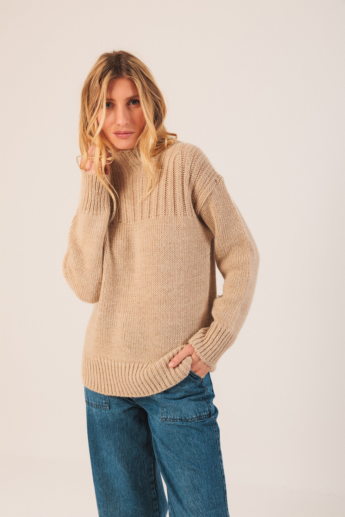 TURTLENECK SWEATER
