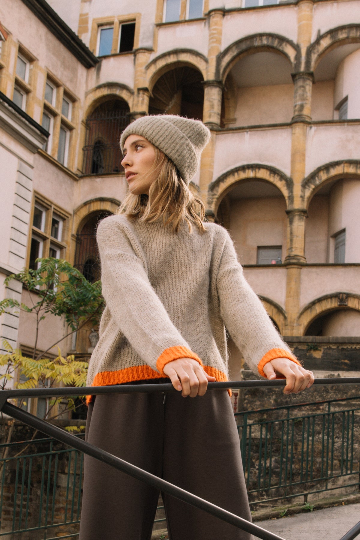 BICOLOR KNITTED SWEATER