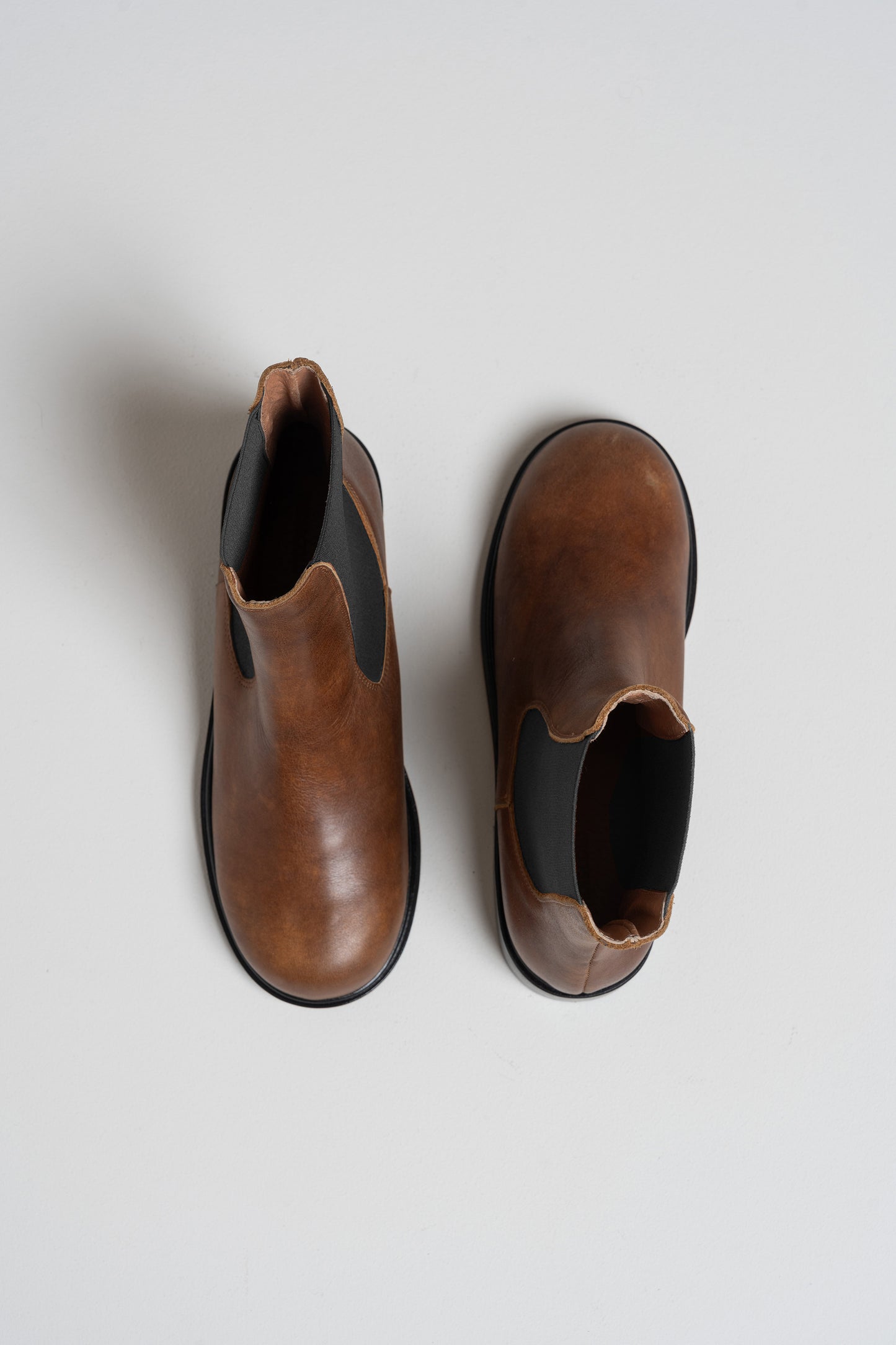 CHELSEA LEATHER BOOT