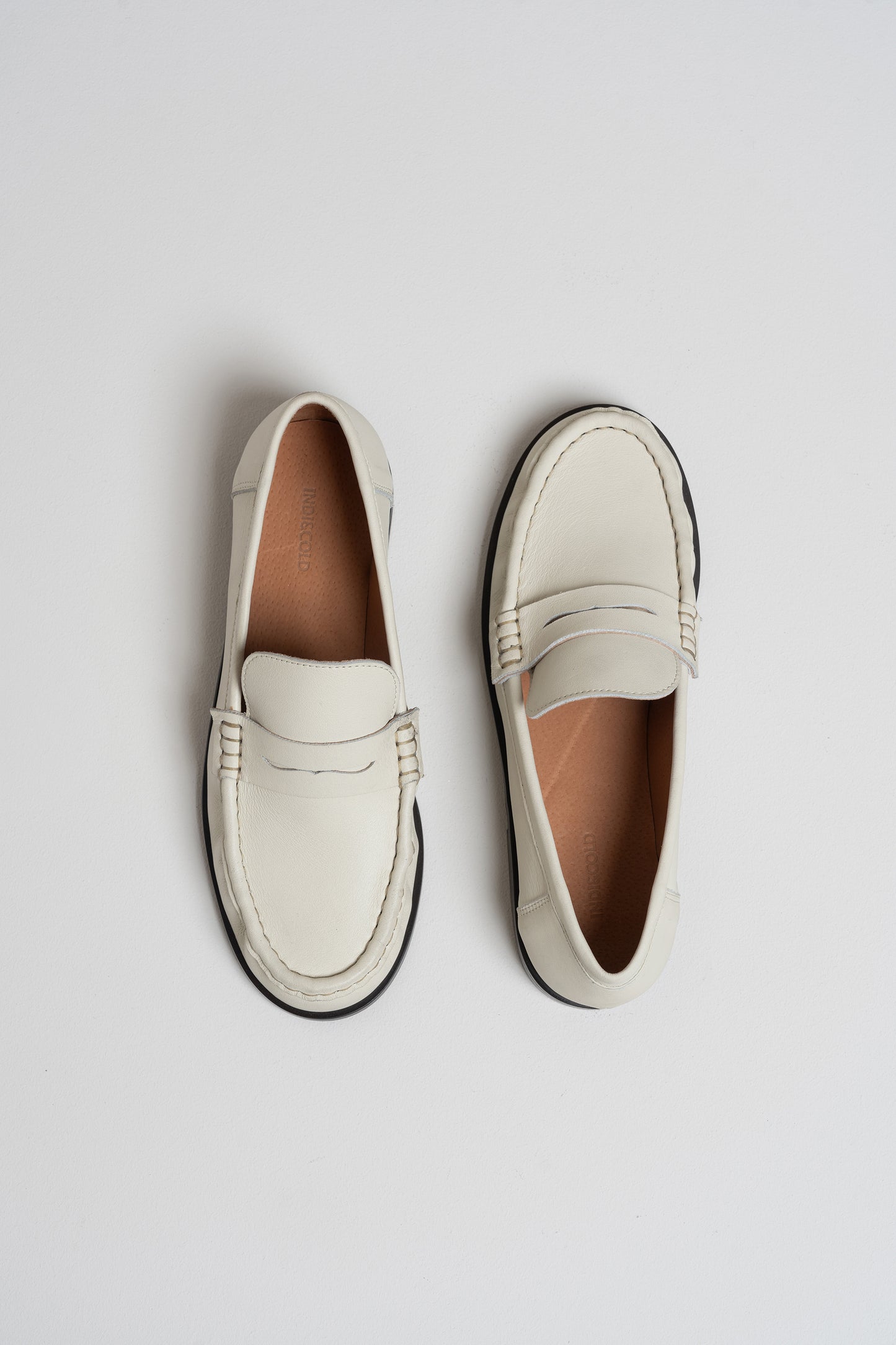 COWHIDE LEATHER MOCCASIN