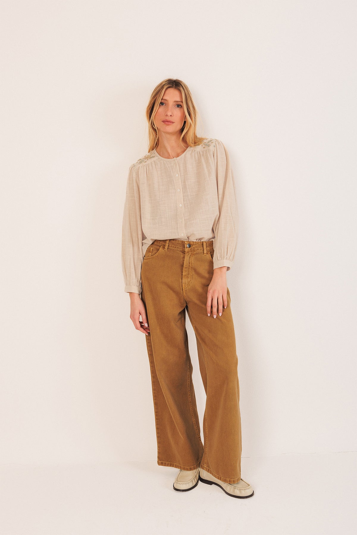 EMBROIDERED BOXY SHIRT