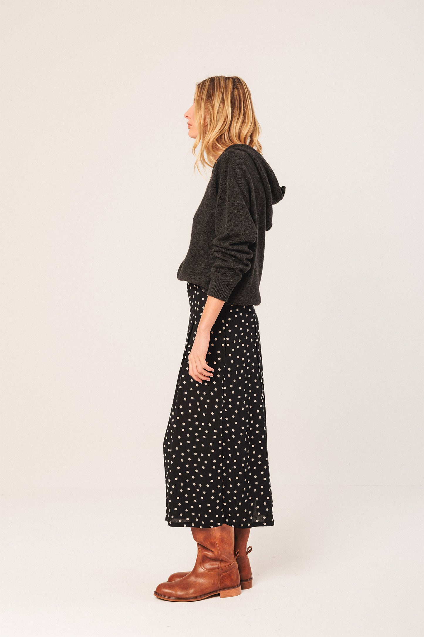 EVASÉ MIDI SKIRT
