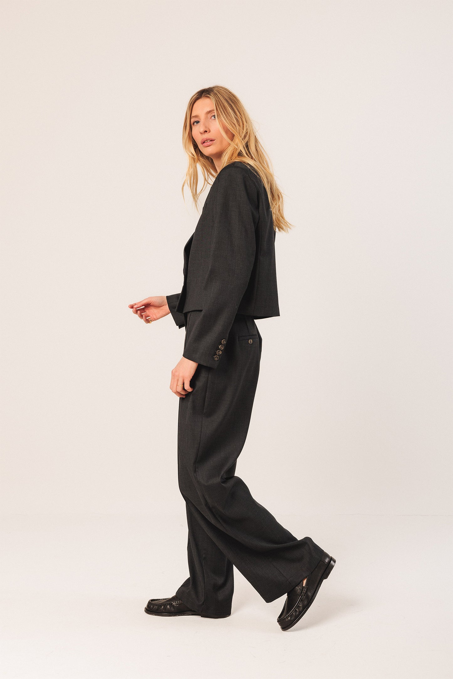 LAPEL CROP BLAZER