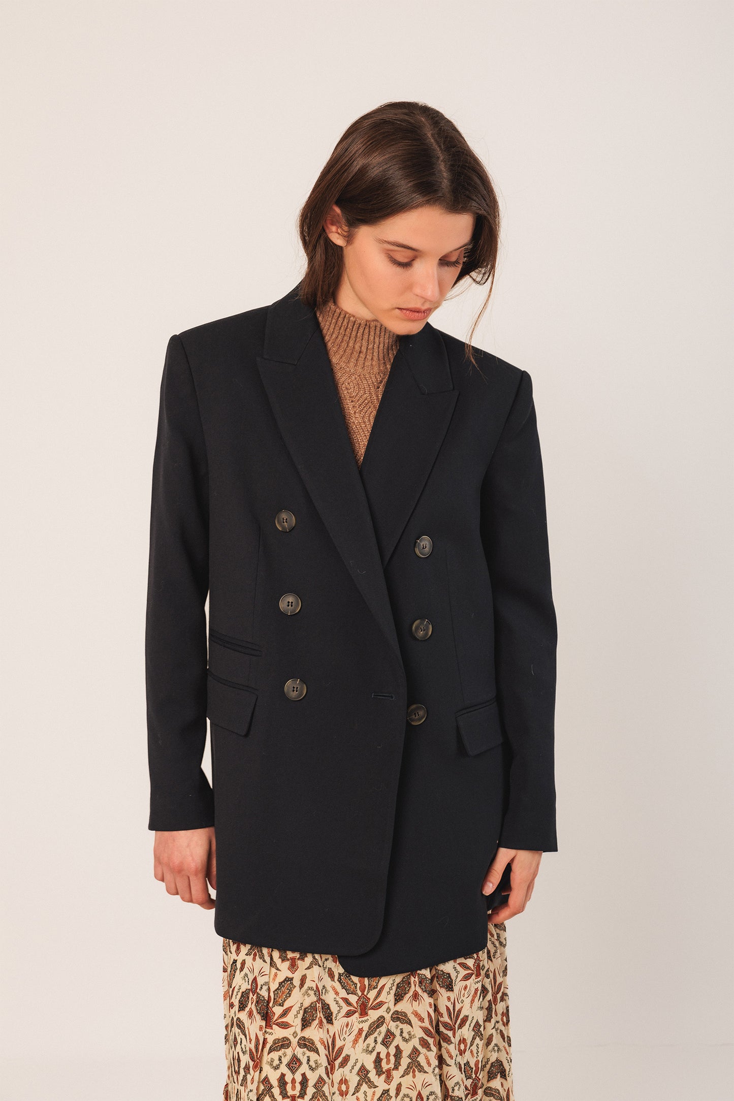 DOUBLE-BREASTED BLAZER