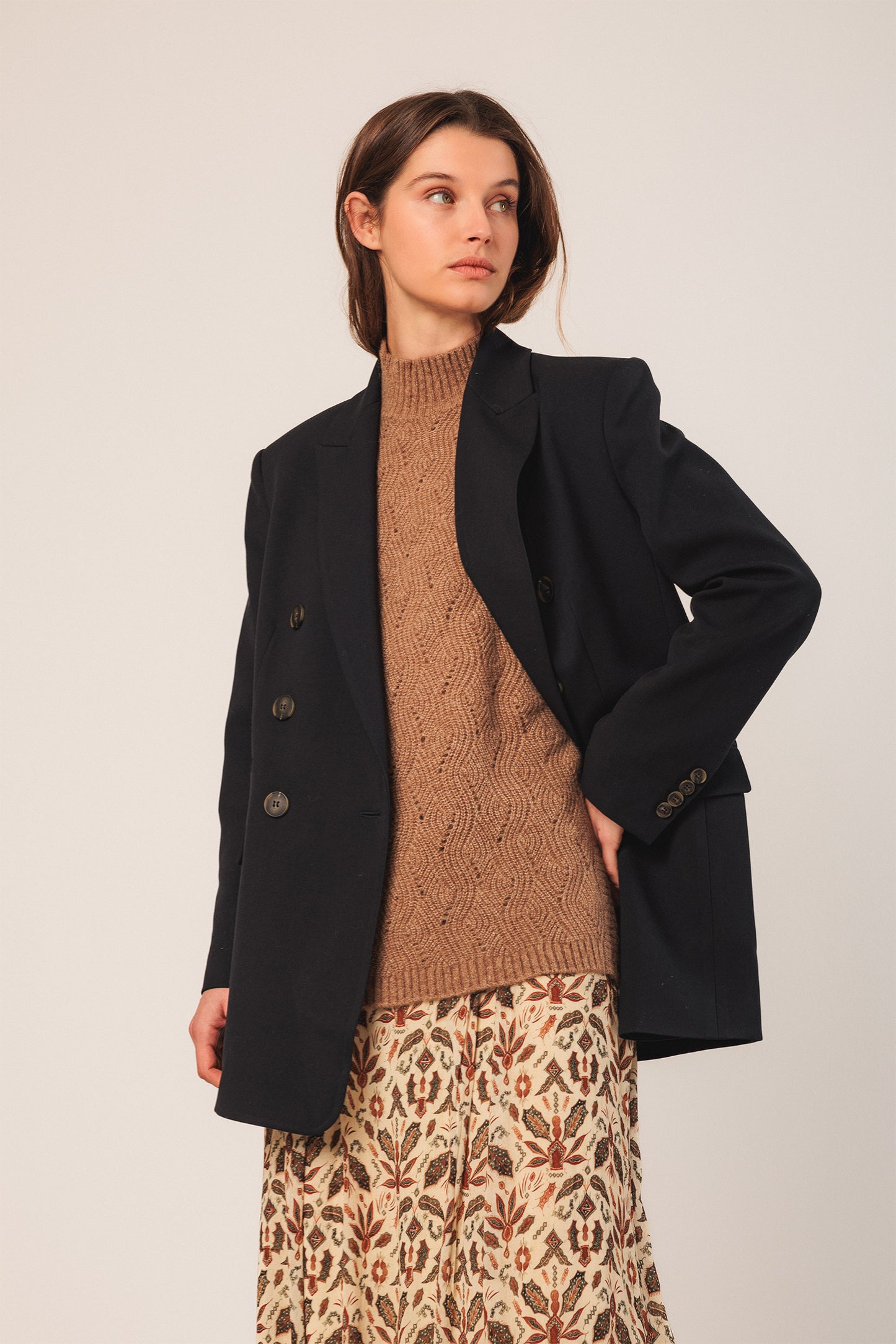 DOUBLE-BREASTED BLAZER