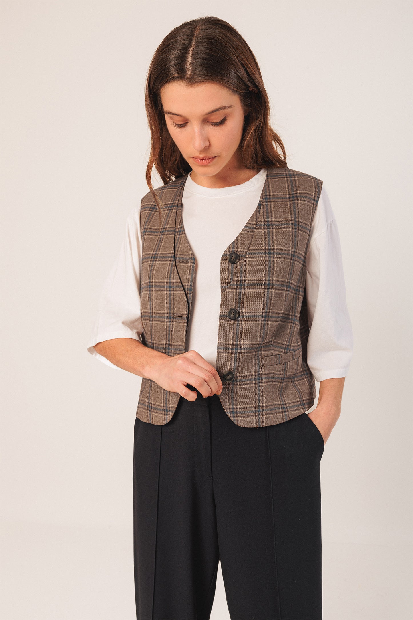 DOUBLE CROSSOVER VEST