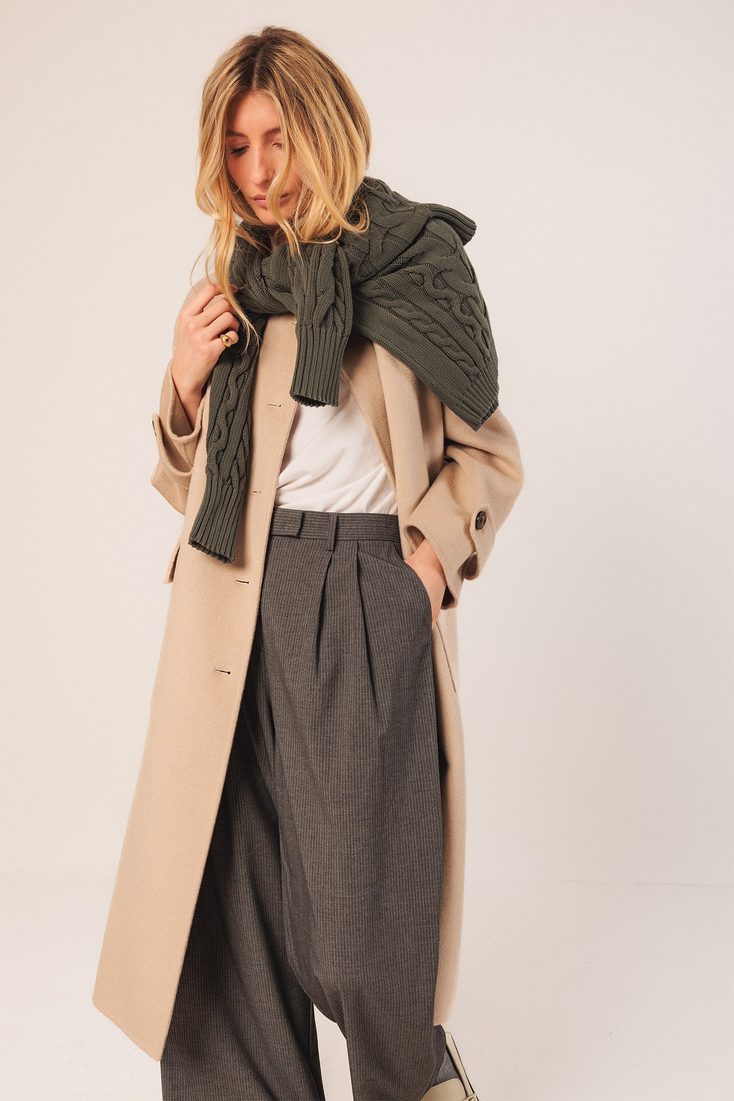 TAILORED PLEATED PANTS