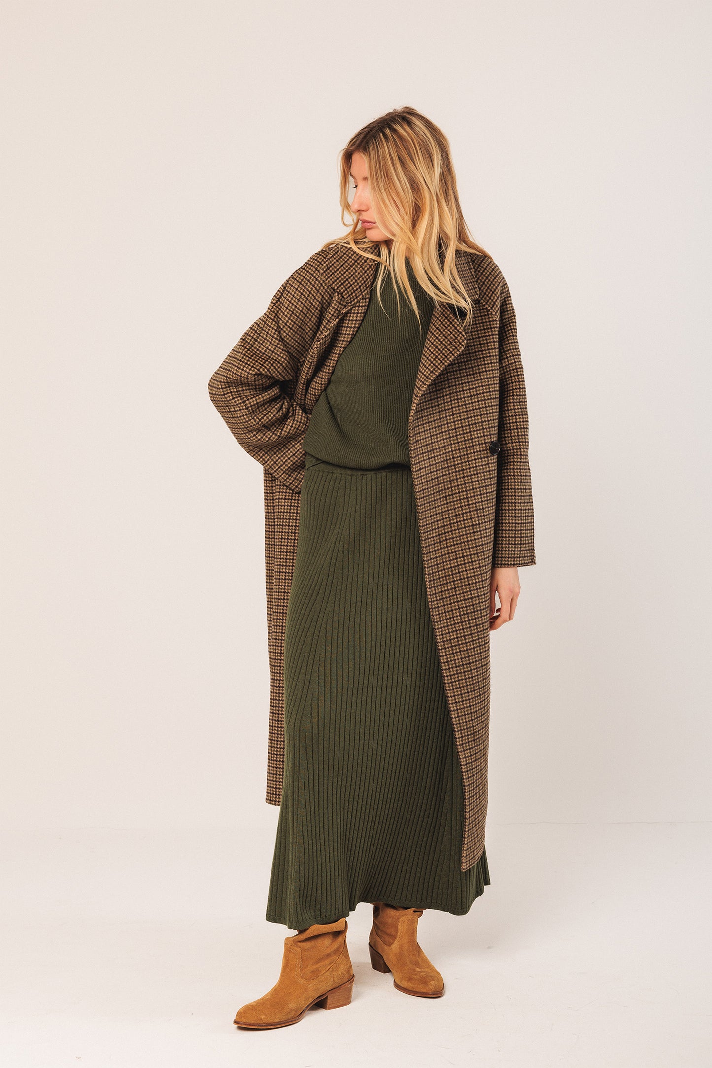 RIBBED SWEATER WITH PERKINS COLLAR