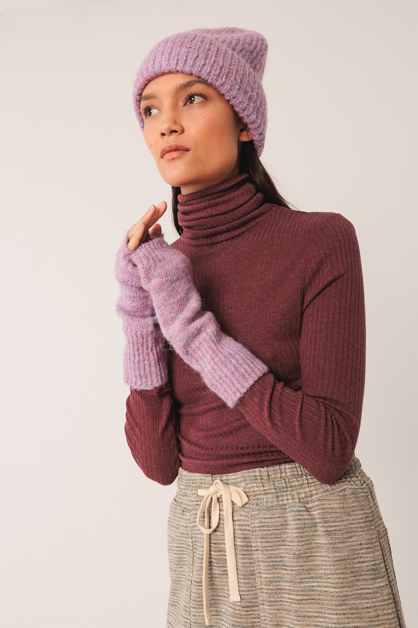 COLORFUL KNITTED MITTENS