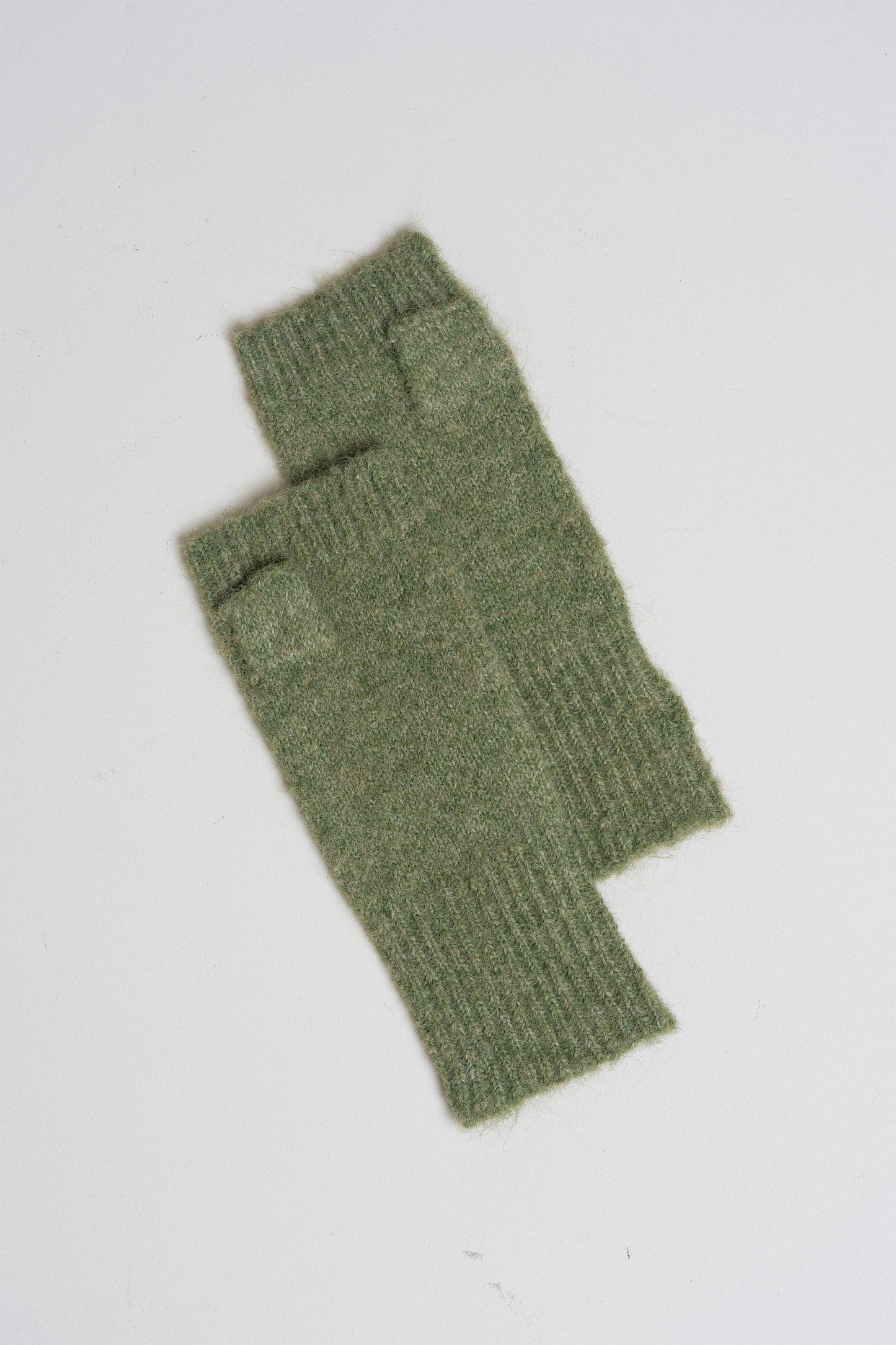 COLORFUL KNITTED MITTENS