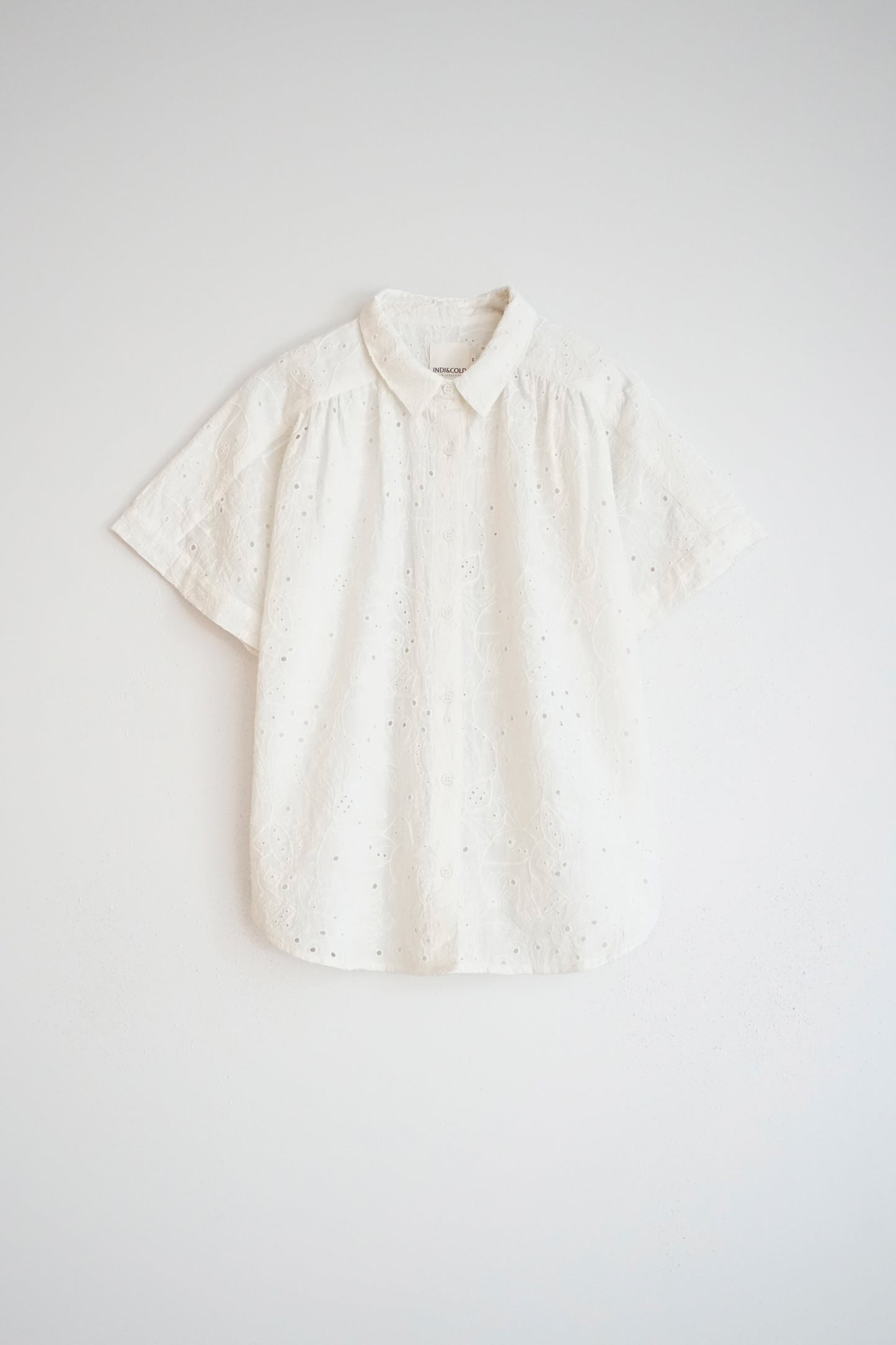 ROUNDED EMBROIDERED SHIRT