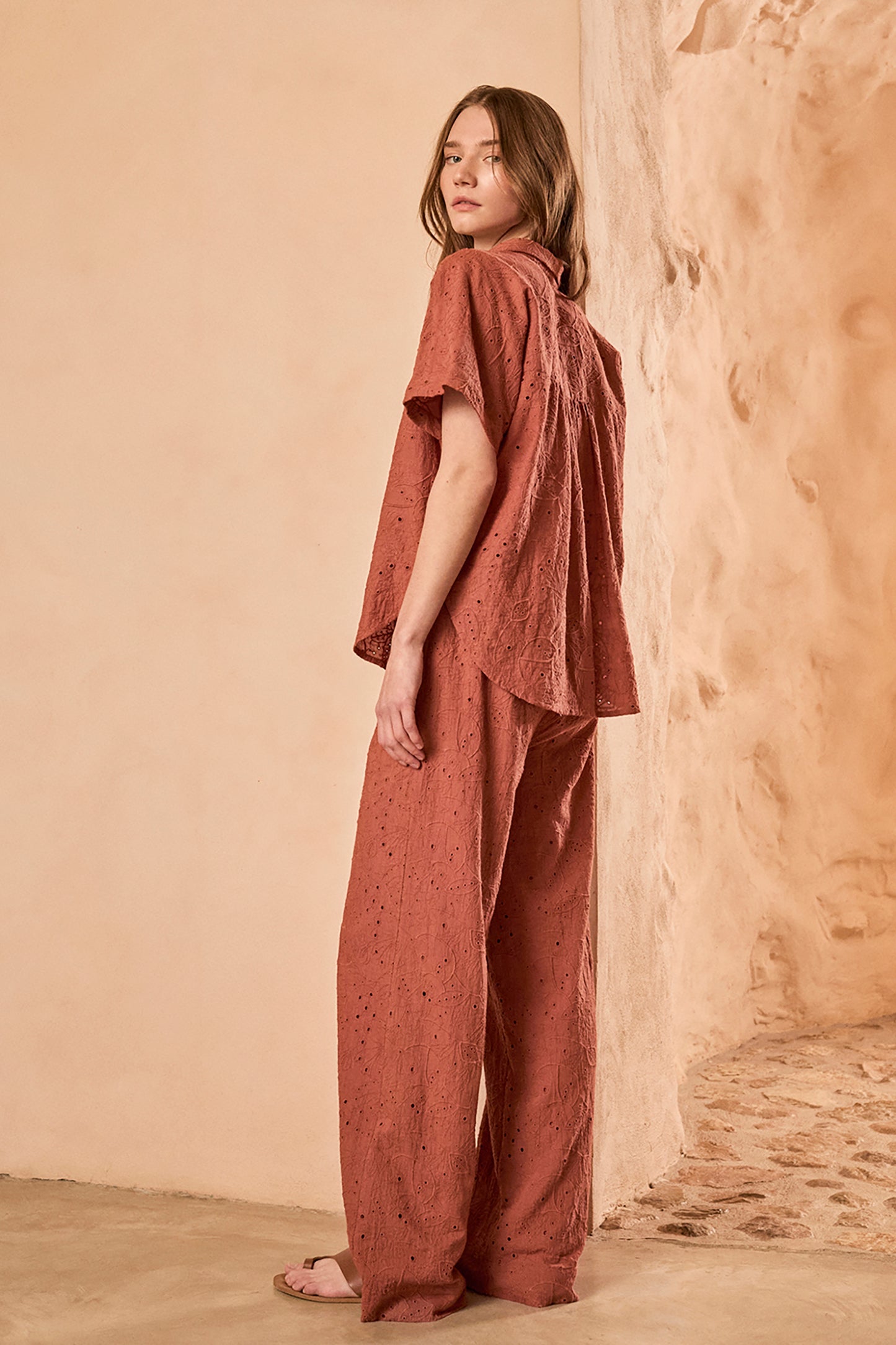ROUNDED EMBROIDERED SHIRT