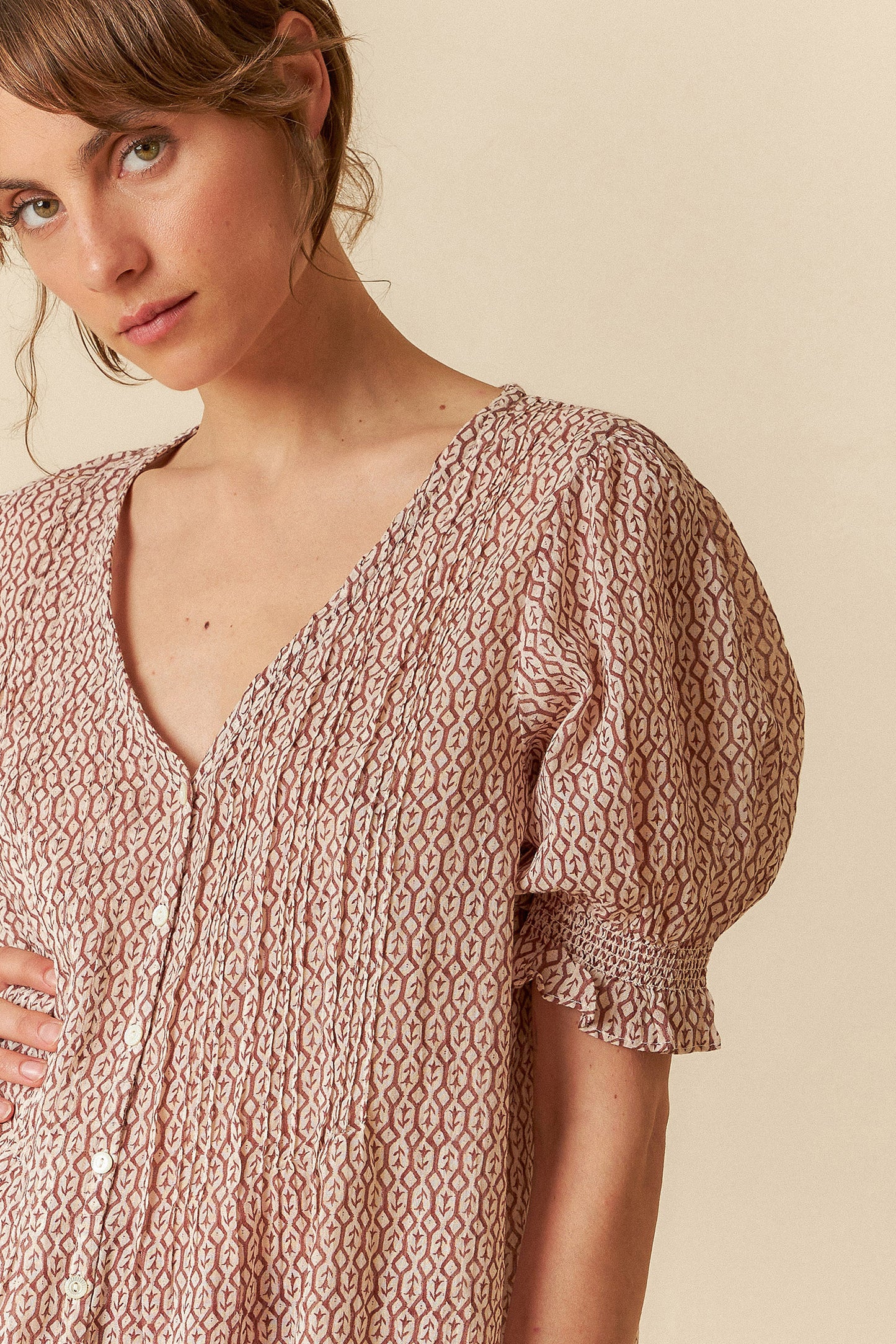 ELASTIC SHORT SLEEVE SHIRT