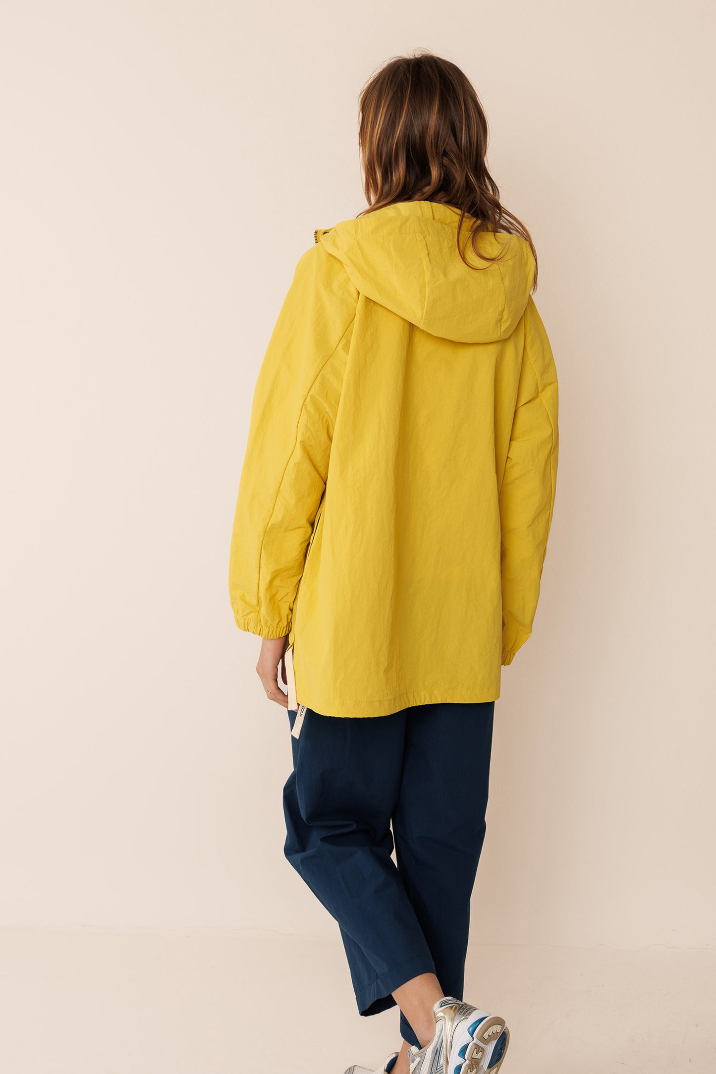 SPORT-STYLE NYLON RAINCOAT