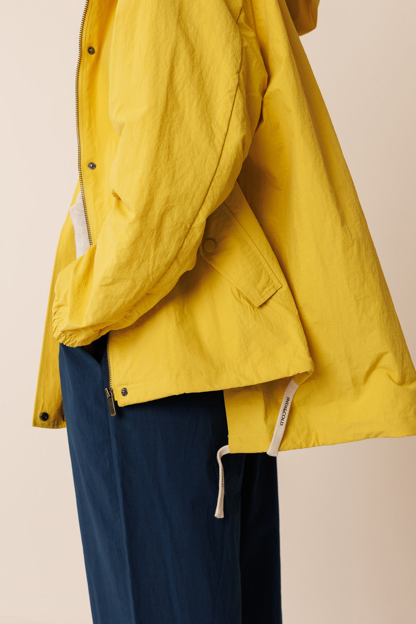 SPORT-STYLE NYLON RAINCOAT