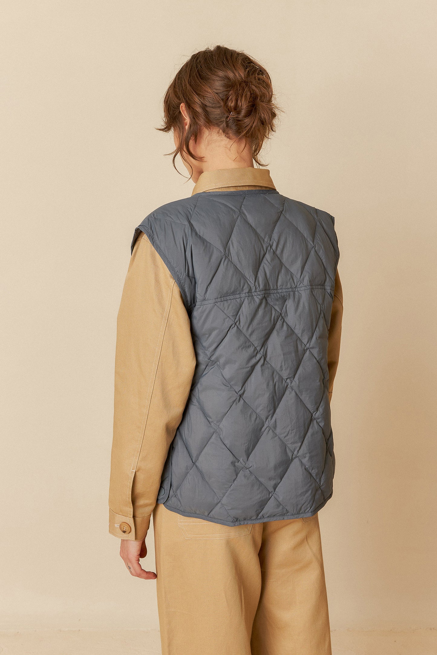 QUILTED VEST WITH SNAPS