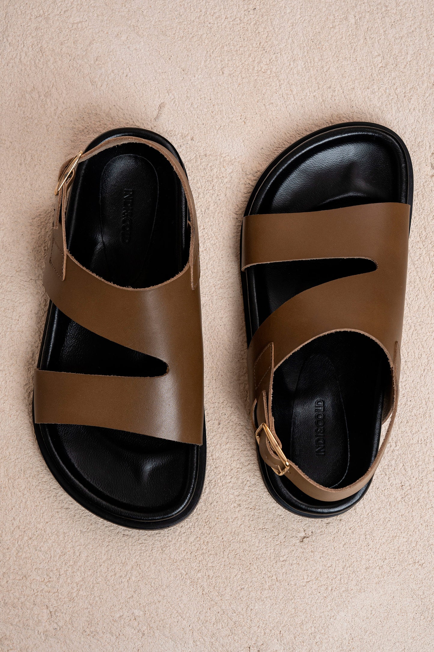 BUCKLE FLAT SANDALS