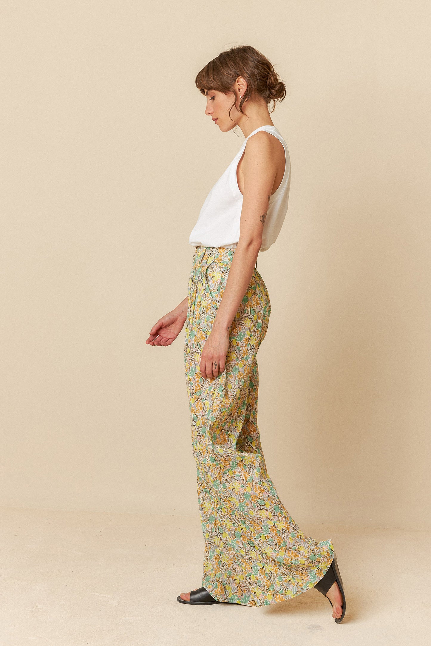 PLEATED WIDE LEG PANTS