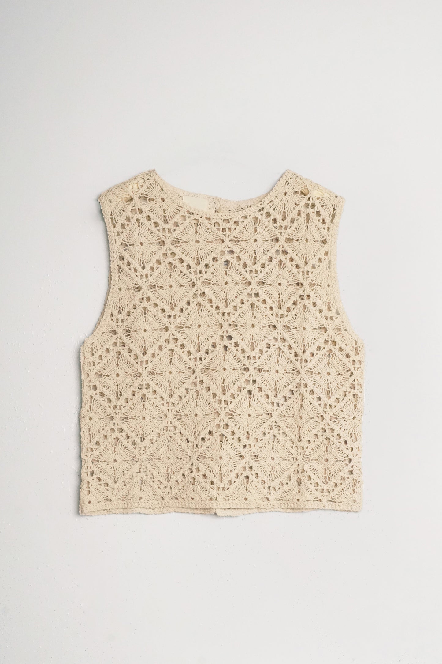 BUTTON-UP CROCHET TOP