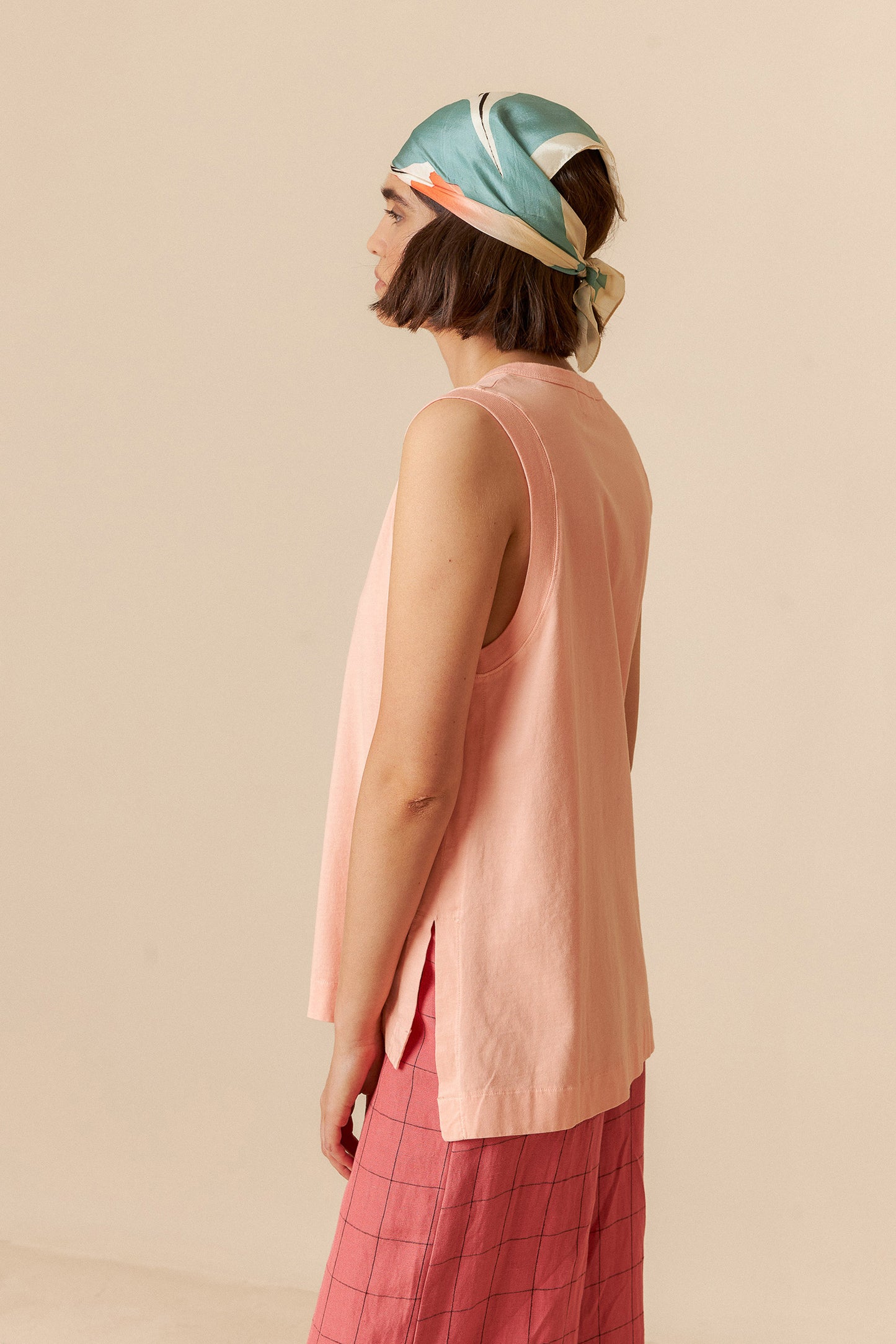 SILK SCARF WITH A FLOWER MOTIF