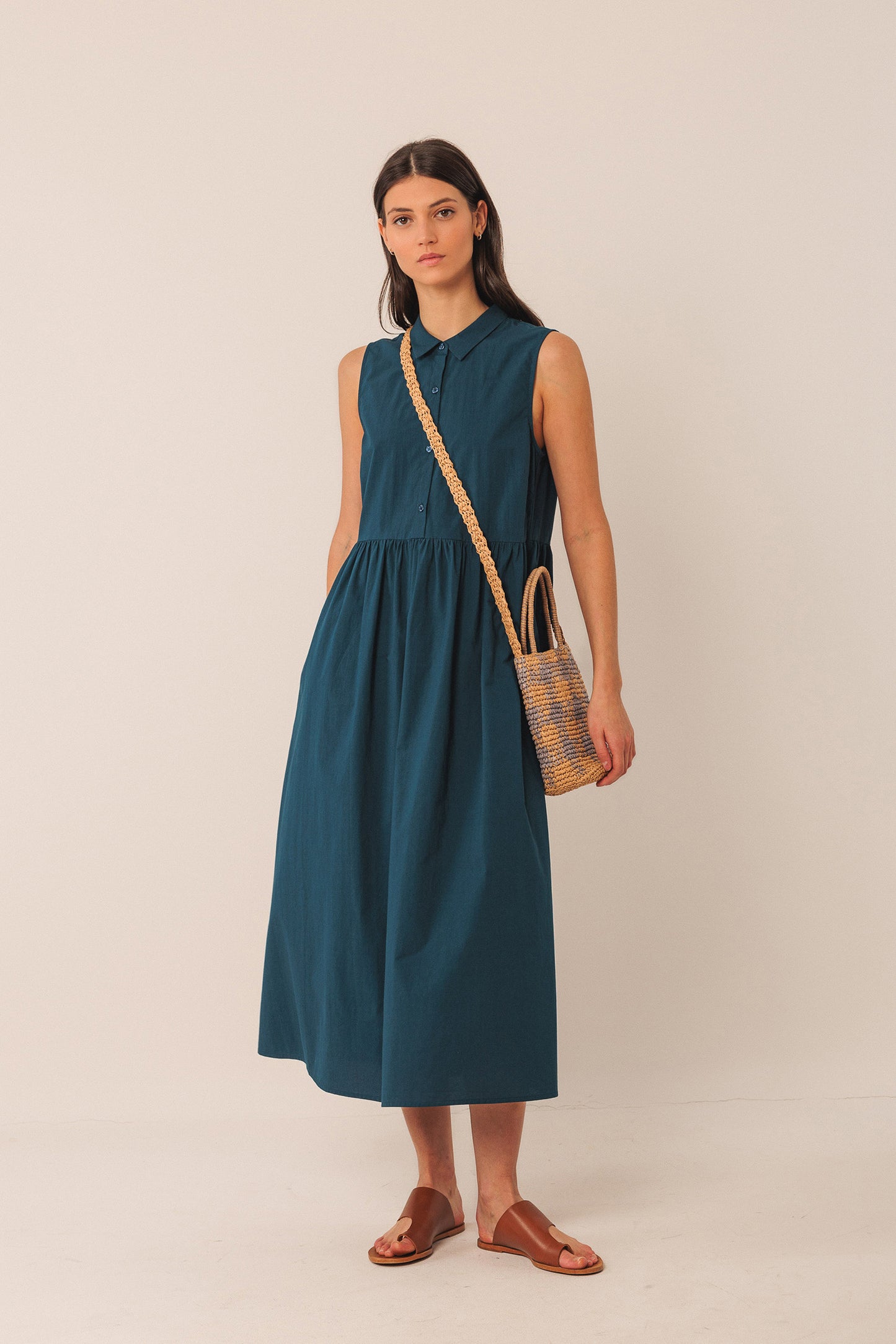 RAFFIA BUCKET BAG