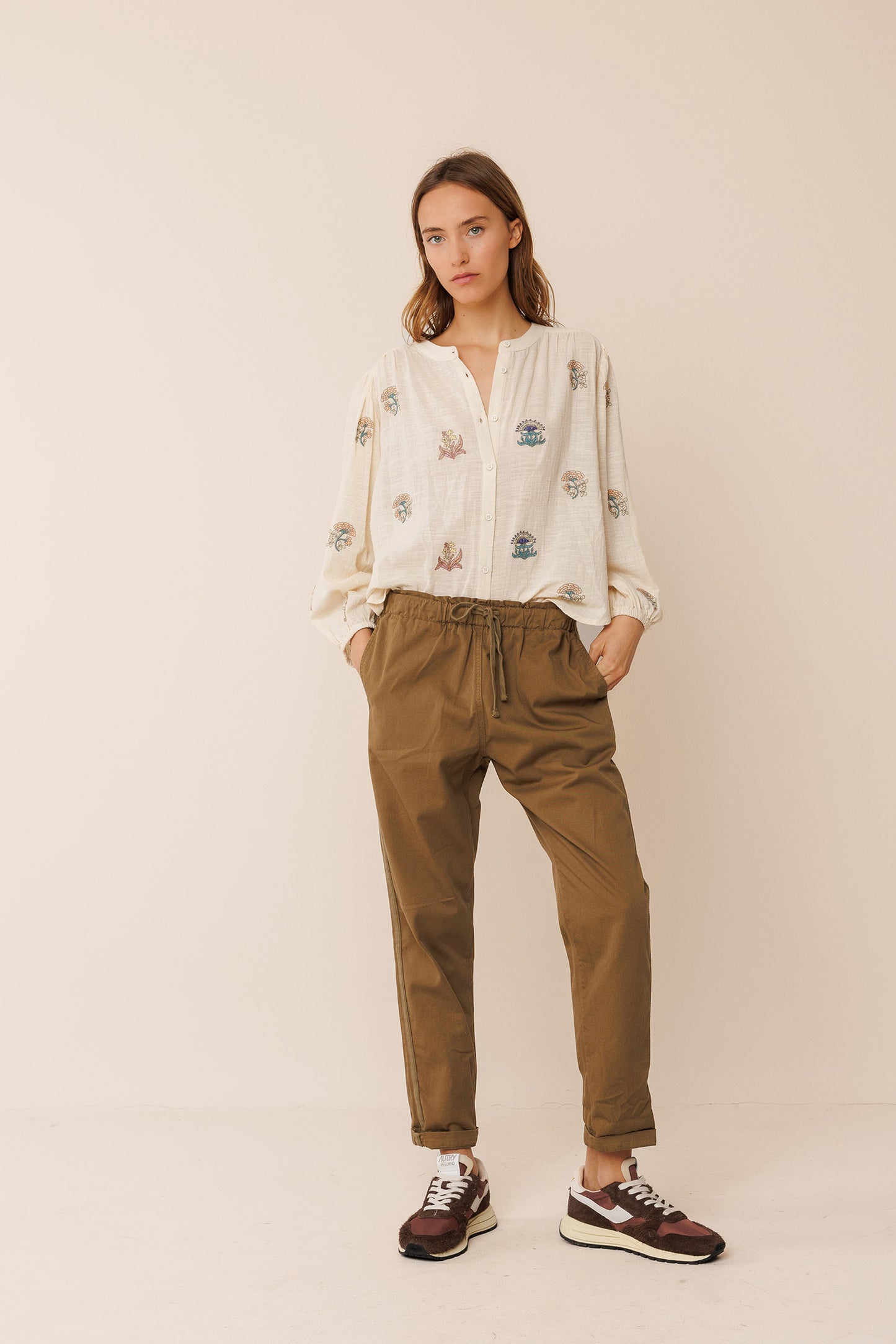 CLASSIC JOGGER PANTS