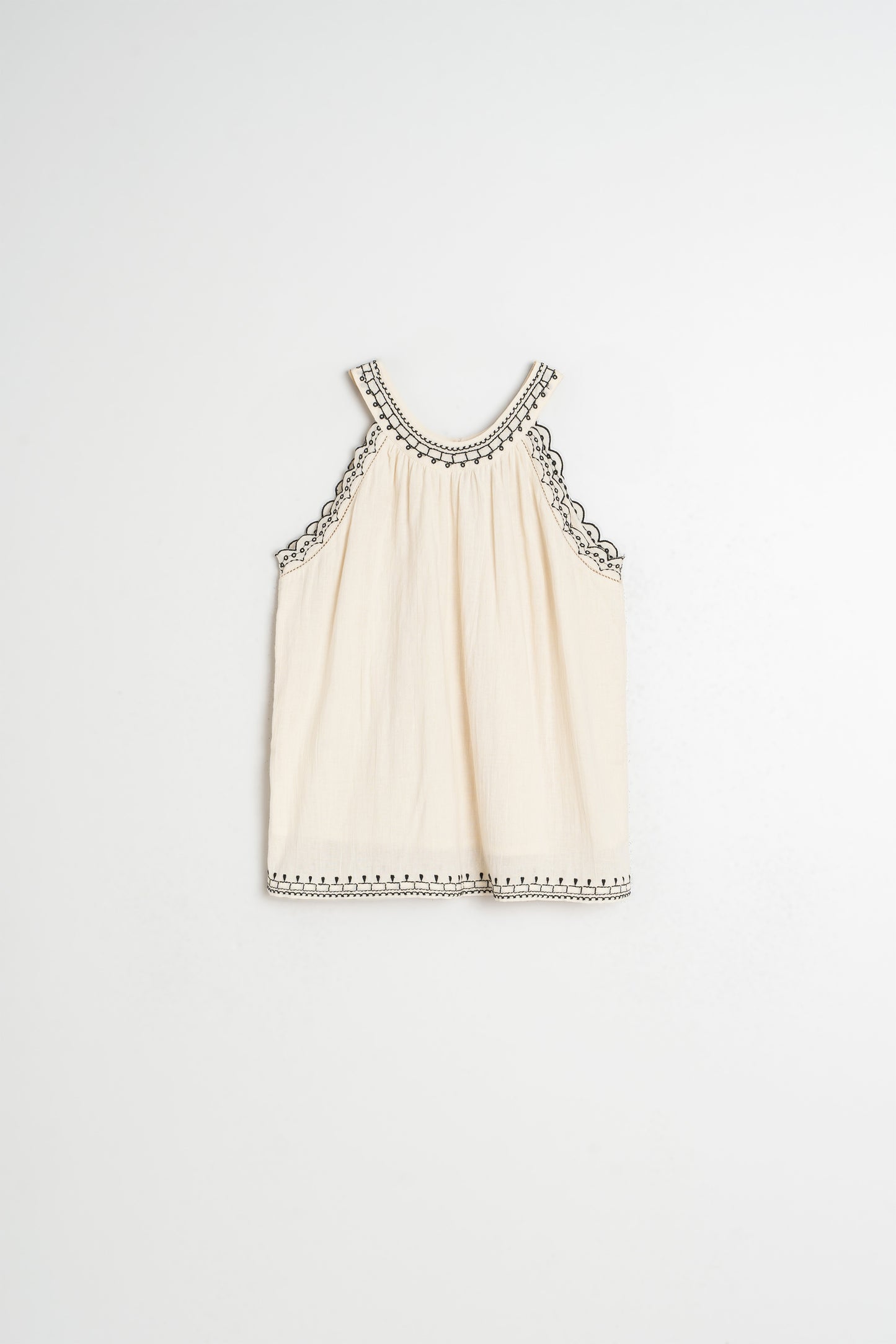 CONTRAST-EMBROIDERY TOP