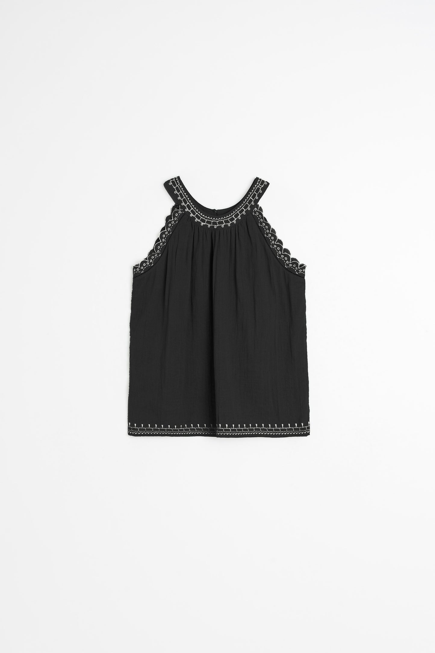 CONTRAST-EMBROIDERY TOP