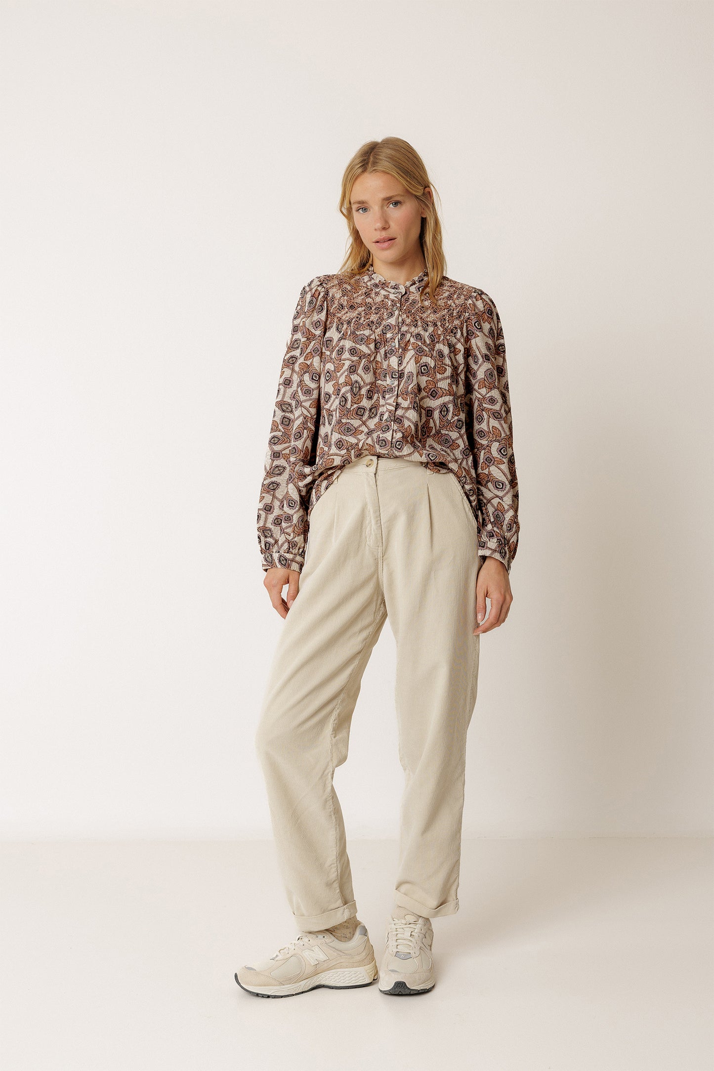 [CL] SMOCK EMBROIDERED SHIRT