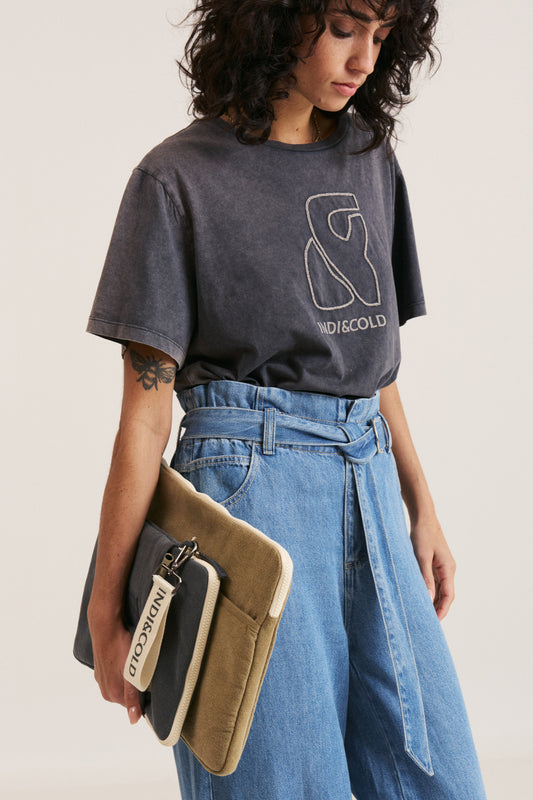 RECYCLED CANVAS LAPTOP CASE 3