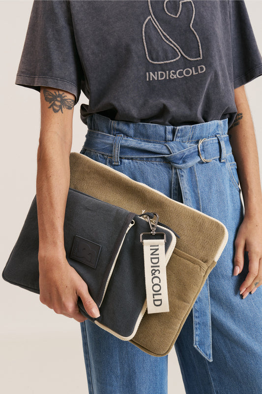 PADDED RECYCLED CANVAS CASE 1