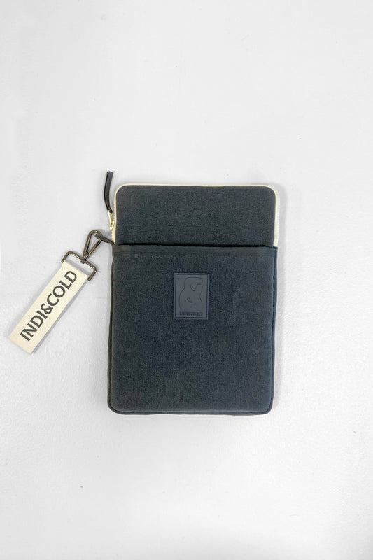 PADDED RECYCLED CANVAS CASE 4