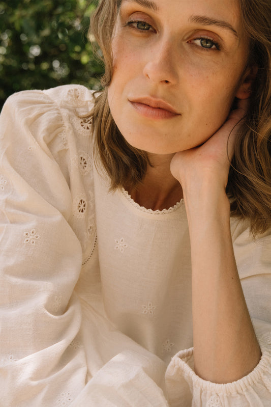 ROMANTIC EMBROIDERED BLOUSE 3