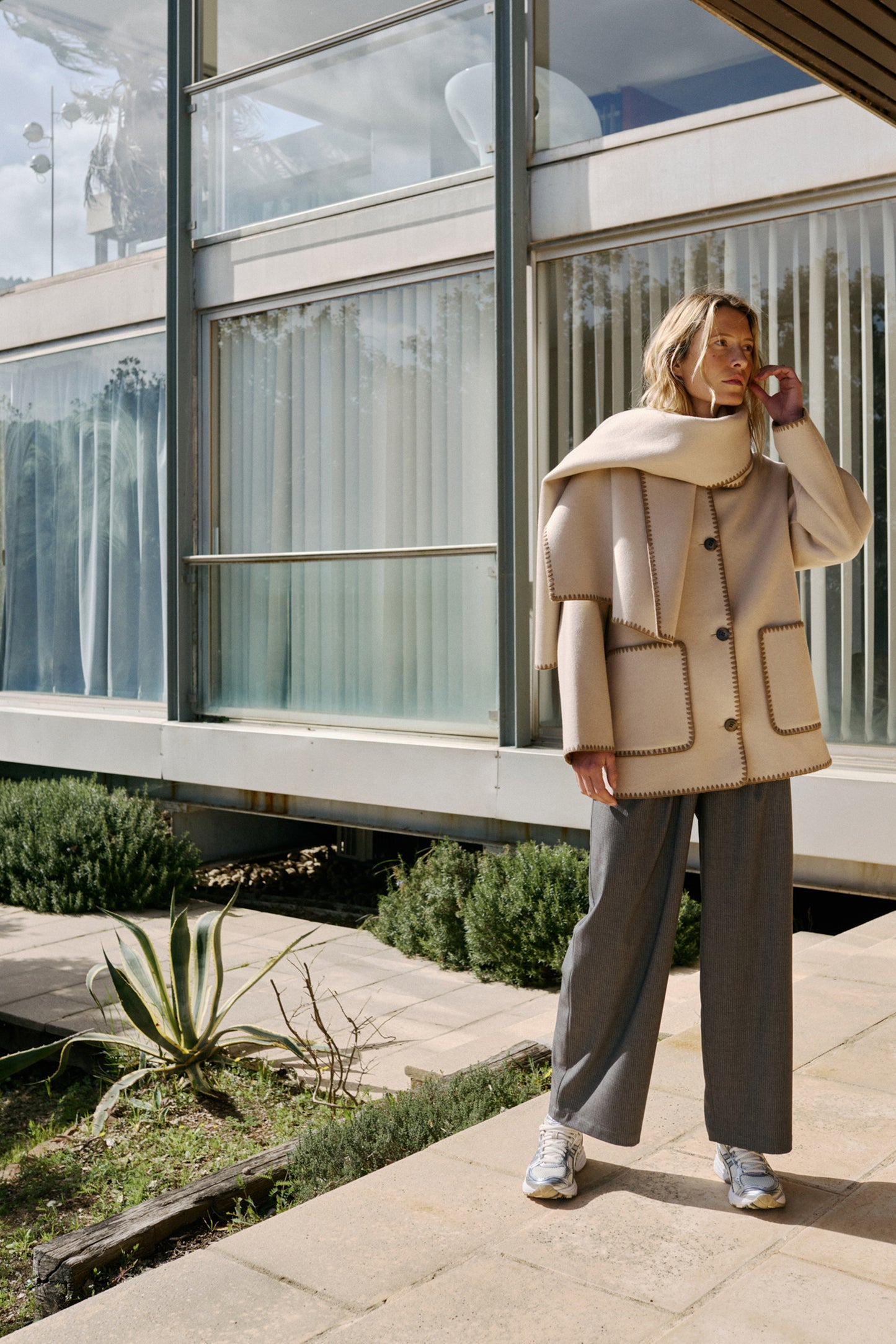 EMBROIDERED WOOL COAT
