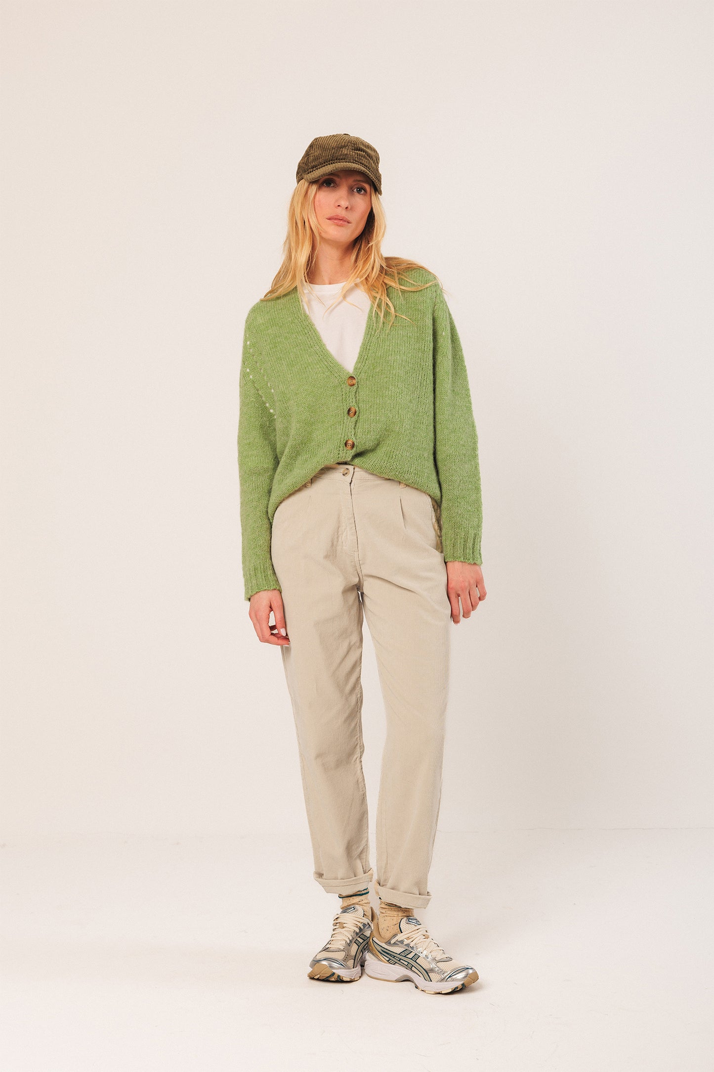 CORDUROY CARROT PANTS