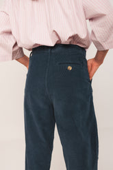 CORDUROY CARROT PANTS
