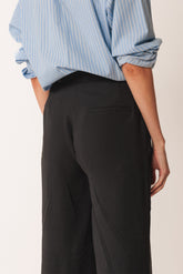 WIDE-LEG PANTS