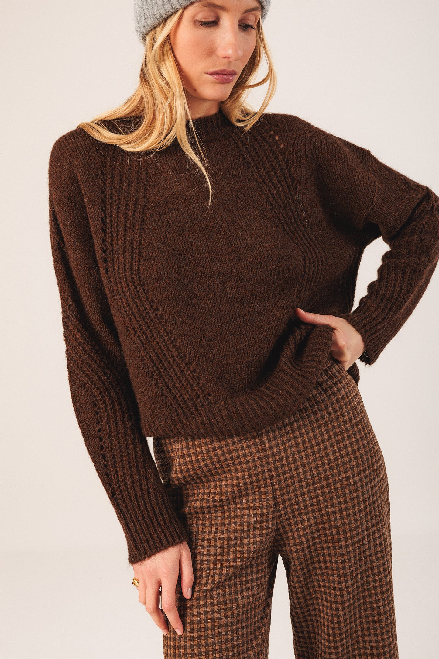 LOOSE-KNIT WOOL SWEATER