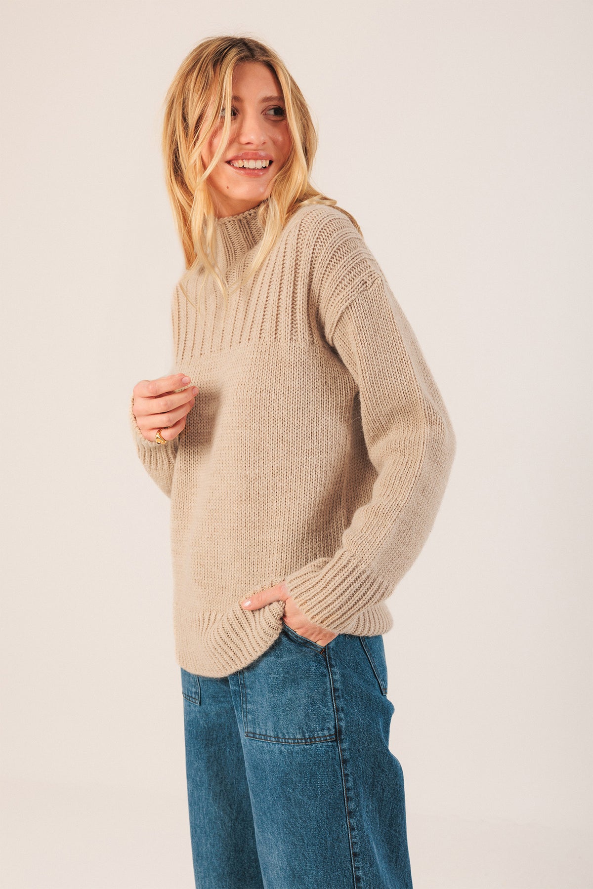 TURTLENECK SWEATER