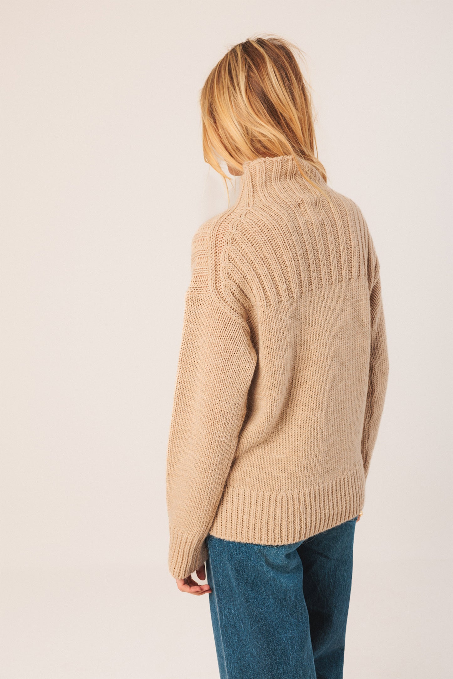 TURTLENECK SWEATER