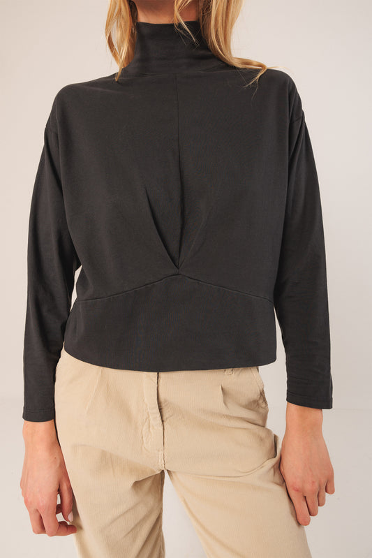 RIBBED COLLAR T-SHIRT 2