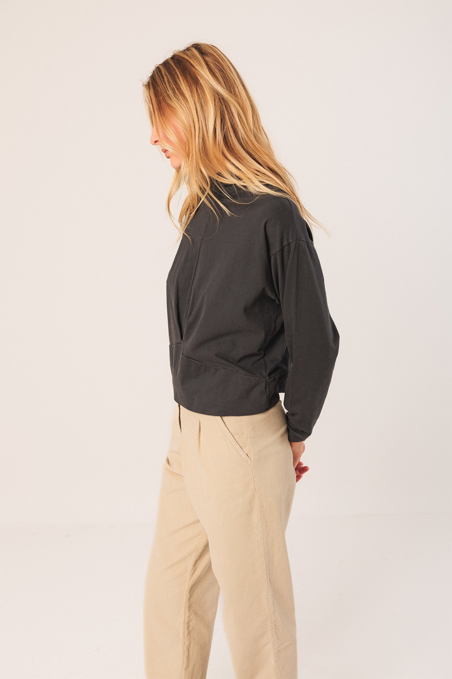 RIBBED COLLAR T-SHIRT