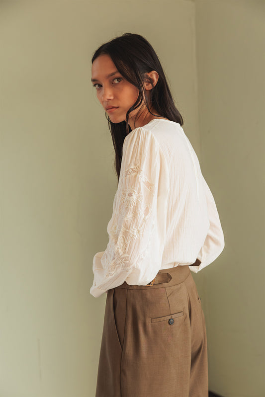 [CL] ROMANTIC EMBROIDERED BLOUSE 5